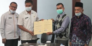 Bupati Kampar dan UIN SSK Riau Teken MoU