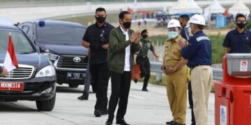 Joko Widodo tinjau kemajuan jalan tol di Kampar