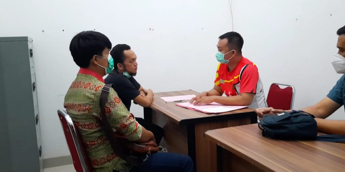 Kejari Kampar Terima Tahap II Perkara Rokok Ilegal