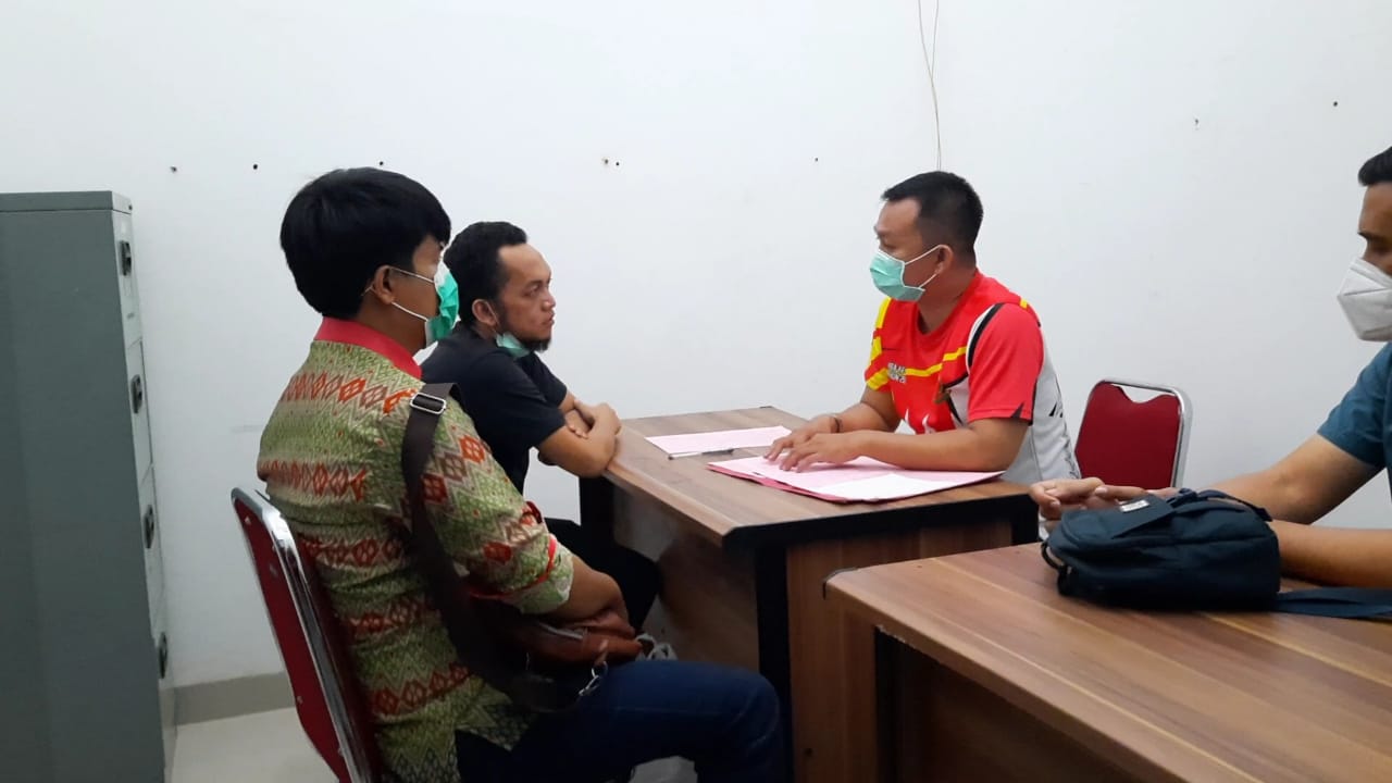 Kejari Kampar Terima Tahap II Perkara Rokok Ilegal