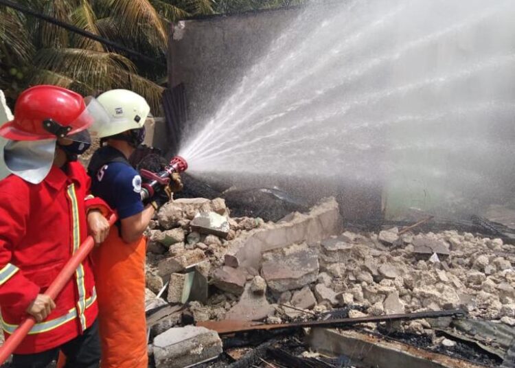 Si Jago Merah Hanguskan Rumah Warga Siakhulu