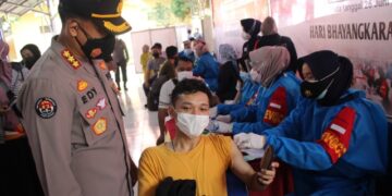Menakjubkan, Vaksinasi Massal Polda Banten Lebihi Target