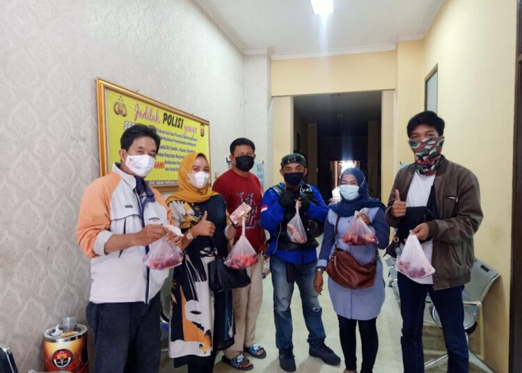 Insan Pers Dapat Daging Kurban Dari Polda Banten