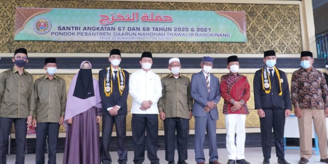 329 Santri PP Daarun Nahdhah Terima Ijazah