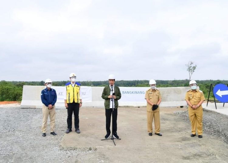 Dampak Positif dan Negatif Tol Riau-Sumbar