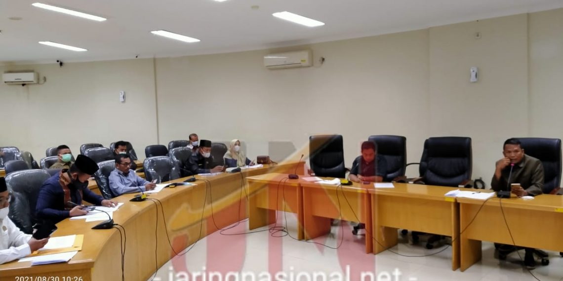 Bupati Kampar Kuasai Lima Unit Mobil Dinas