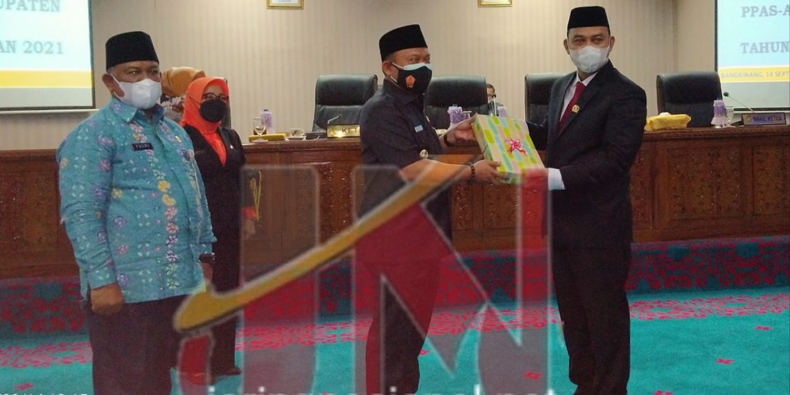 Bupati Kampar Sampaikan Rancangan PPAS dan KUA PPAS