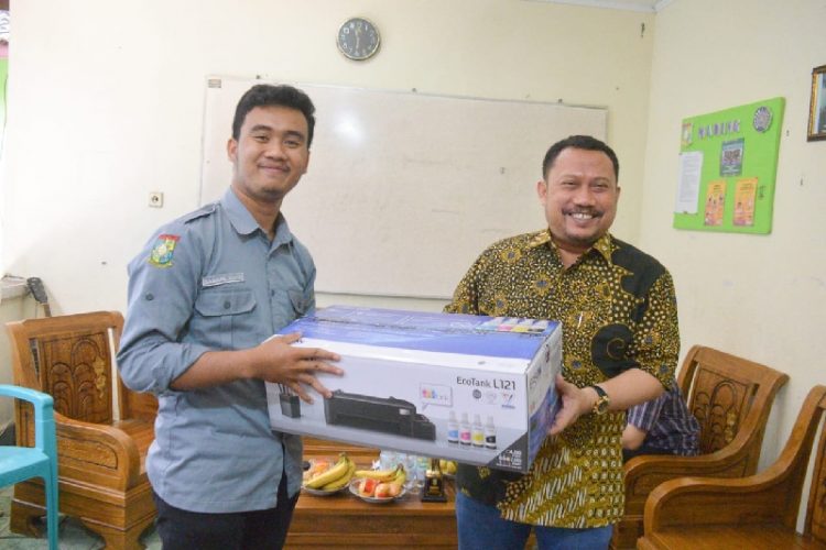 IPRY KK Dapat Bantuan Mebel dari Bupati Kampar