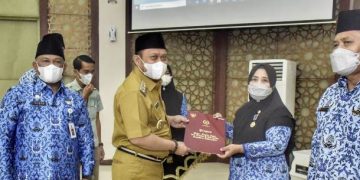 162 ASN Kampar Dapat Satya Lencana