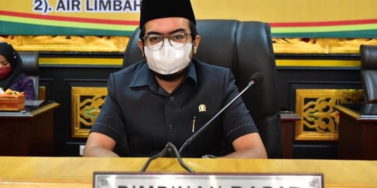 DPRD Pekanbaru Paripurna Pandangan Umum Fraksi Terhadap Dua Ranperda