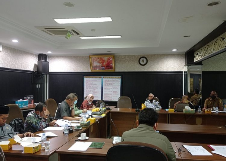 Pansus DPRD Pekanbaru Bahas Finalisasi Pasal-pasal Perda Trantibum