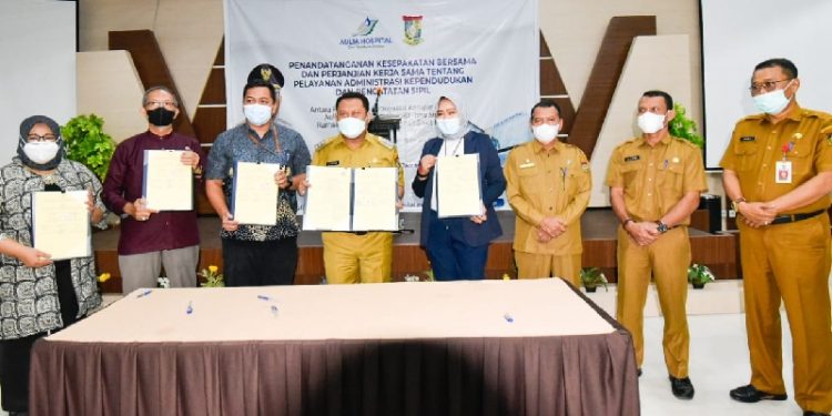 Bupati Kampar dan Rumah Sakit Pekanbaru Kerjasama Pemberian Akta Kelahiran