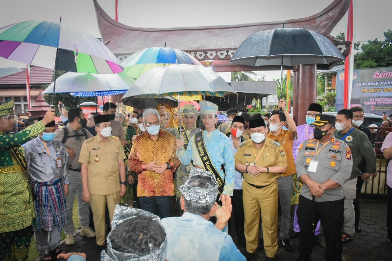Mendagri Malaysia Bantu Masjid Jamik Air Tiris