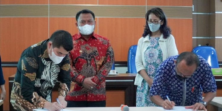 Bupati Kampar Saksikan Penandatangan MoU dengan UGM Yogyakarta