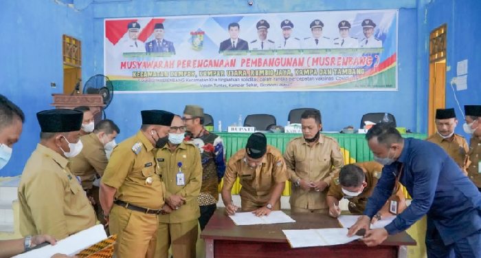 Bupati Tekankan Kades Harus Hadir pada Musrenbangcam