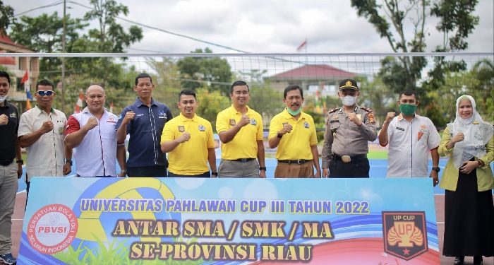 Kadisdikpora Riau Resmi Buka UP CUP III SMA se-Provinsi Riau