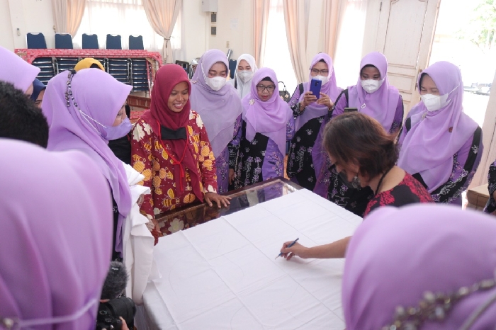 Dekranasda Siak Undang Desainer Batik dari Yogyakarta untuk Latih Anak-anak Muda