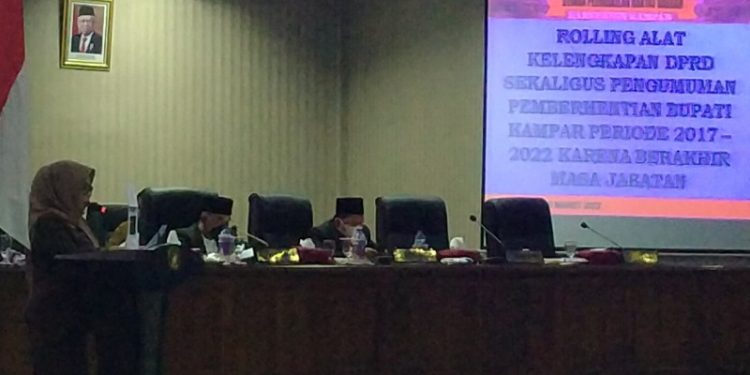 Catur Sugeng Susanto Diberhentikan Sebagai Bupati Kampar