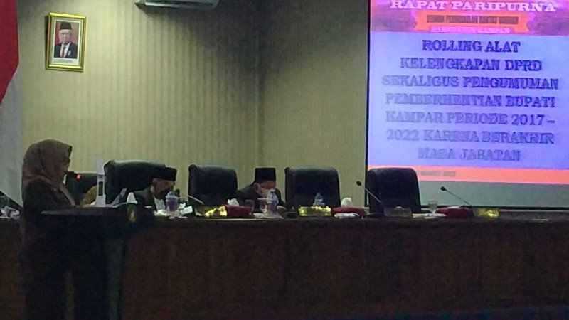 Catur Sugeng Susanto Diberhentikan Sebagai Bupati Kampar