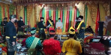 Alwi Arifin Dinobatkan Pimpin LAMR Kampar