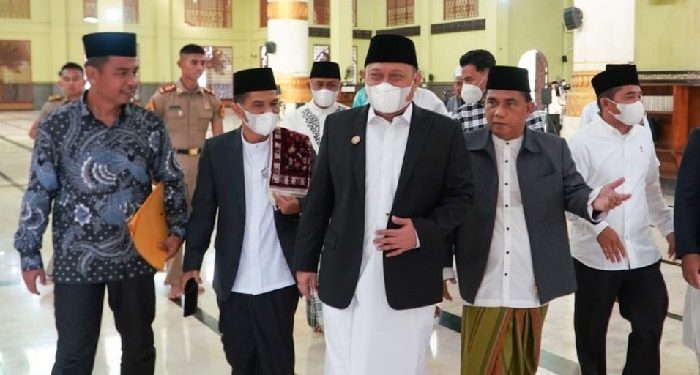 Bupati Kampar berpamitan saat pelaksanaan shalat idul fitri