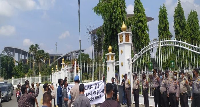 AMKB Unjuk Rasa Tolak Kamsol Pj. Bupati Kampar