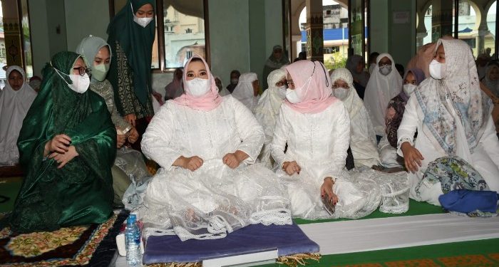 Bupati Bengkalis Shalat Id di Masjid Agung Istiqomah