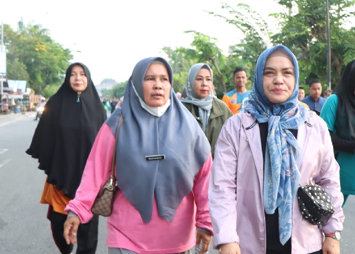 Penjabat Ketua TP PKK Kampar Ikuti Car Free Day Perdana