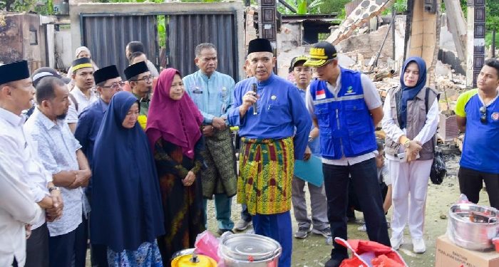 Pj Bupati Kampar Datangi Pemilik Rumah Korban Kebakaran