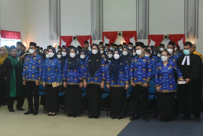 Bupati Bengkalis Serahkan SK Pengangkatan PNS Formasi Tahun 2019