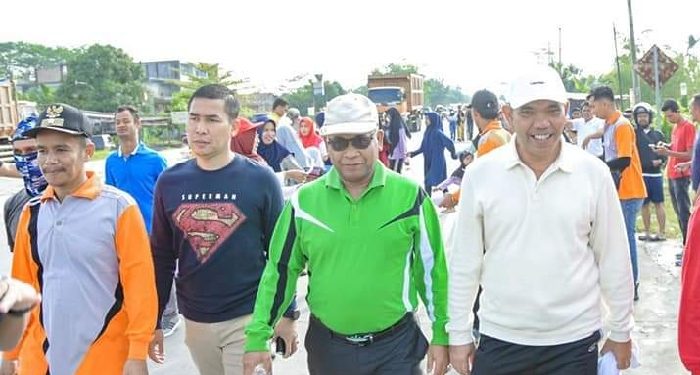 Pj. Bupati Kampar Turut Bersama 3000 Peserta Gerak Jalan Santai