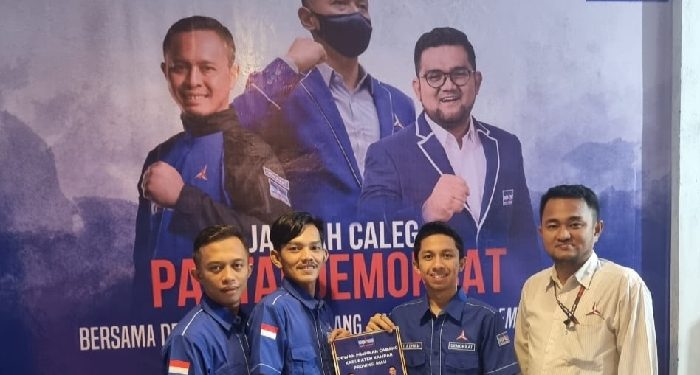 Raihan Rafi Juswari Jemput Formulir Caleg ke DPC Demokrat Kampar