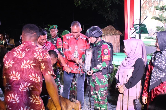 Danyon 132 BS KPR Bangga Satgas Pamtas Terima Penghargaan Danrem 172/PWY