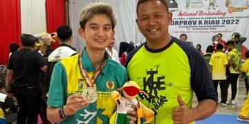 Pejti Makkah Ramadania Sabet Juara II Kelas Beregu Karate Putri Asal Kampar