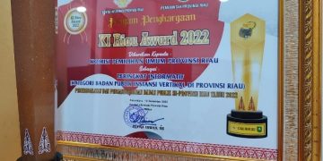 KPU Riau Terima Penghargaan KI Award 2022 Kategori Peringkat Informatif