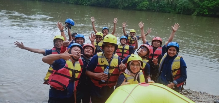 PWI Siak Nikmati Sejuknya Air Terjun Putri Kayangan dan Bermalam di Puti Island di Kampar
