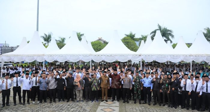 KPU Riau Lantik 5.584 Anggota PPS se-Riau