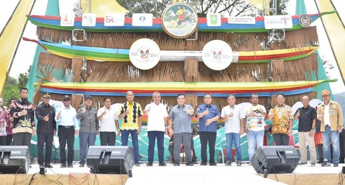 Penjabat Bupati Kampar dan Gubernur Riau Launching BBWI dan BBI