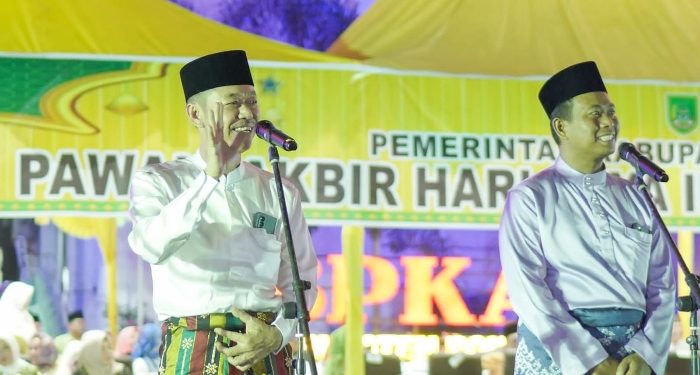 Bupati Rohil Lantunkan Takbir dan Lepas Peserta Pawai Takbir Idul Fitri 2023
