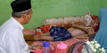 Kamsol Minta Kadis Kesehatan Obati Remaja Kampar Pengidap Kanker