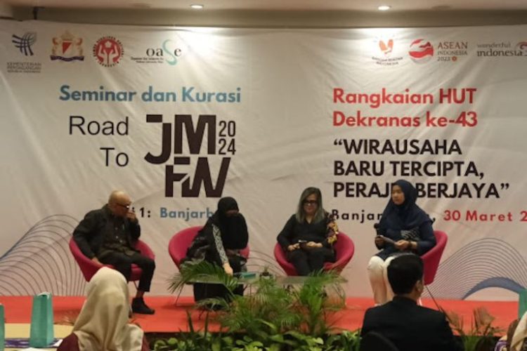 Menparekraf, Kemendag dan Dekranas Kolaborasi dalam Road To JMFW 2024 di Banjarmasin
