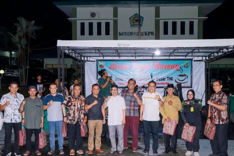 M. Firdaus Ngopi Bareng di Makodim 0313/KPR