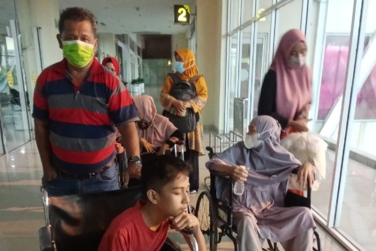 Gathan Warga Batu Belah Pengidap Kangker Otak Sudah Dirujuk Kadiskes Kampar ke RSCM Jakarta