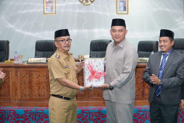 Pj. Bupati Kampar Sampaikan RPP APBD 2022