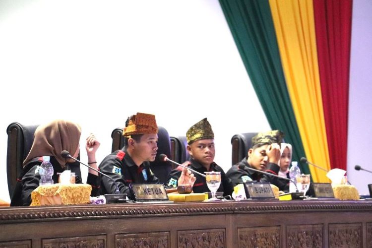 Sehari Menjadi Parlemen Pilih Ketua dan Wakil Ketua Forum Anak Kampar