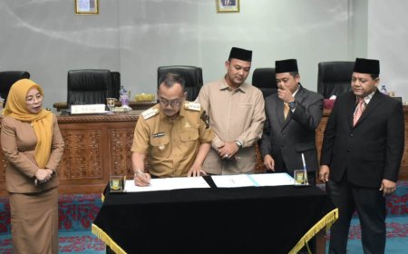 DPRD dan Penjabat Bupati Kampar Teken KUA-PPAS APBD Perubahan 2023