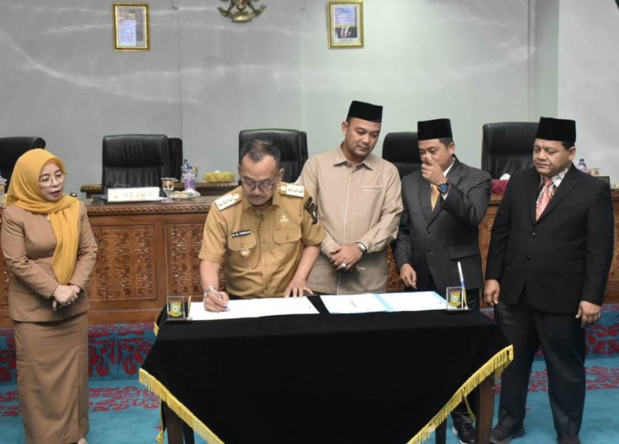 DPRD dan Penjabat Bupati Kampar Teken KUA-PPAS APBD Perubahan 2023