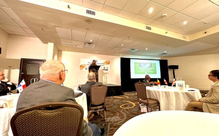 Murniati Mukhlisin Jadi Pembicara di The First North American Conference on Islamic Finance