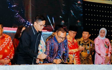 Pj. Bupati Kampar Terima Penghargaan Pertama Dari Kementerian Desa PDTT 