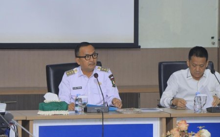 Pj. Bupati Kampar M. Firdaus Gelar Rapat Evaluasi Bersama Kepala OPD dan Camat